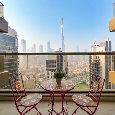 Mira Holiday Homes - Lovely Studio With Burj Khalifa View Дубай Екстер'єр фото