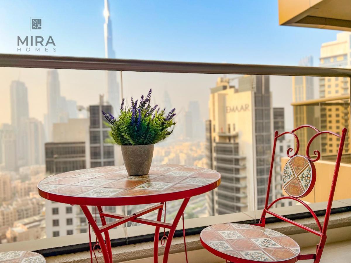Mira Holiday Homes - Lovely Studio With Burj Khalifa View Дубай Екстер'єр фото