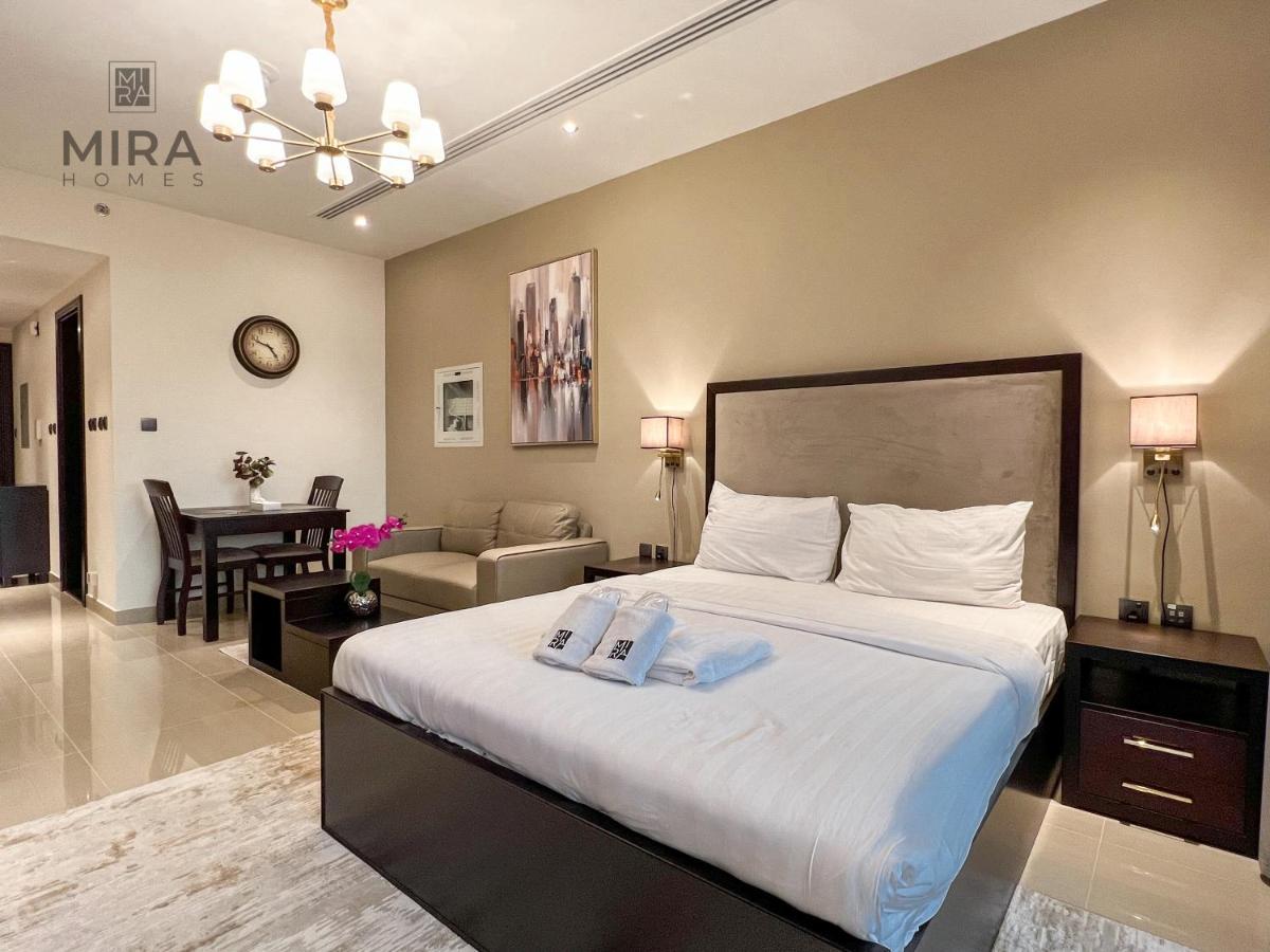 Mira Holiday Homes - Lovely Studio With Burj Khalifa View Дубай Екстер'єр фото