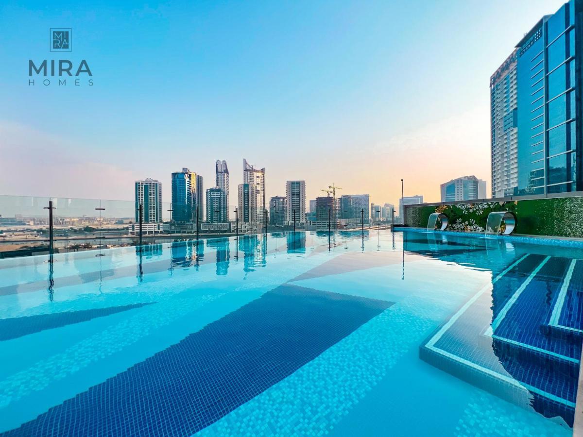 Mira Holiday Homes - Lovely Studio With Burj Khalifa View Дубай Екстер'єр фото