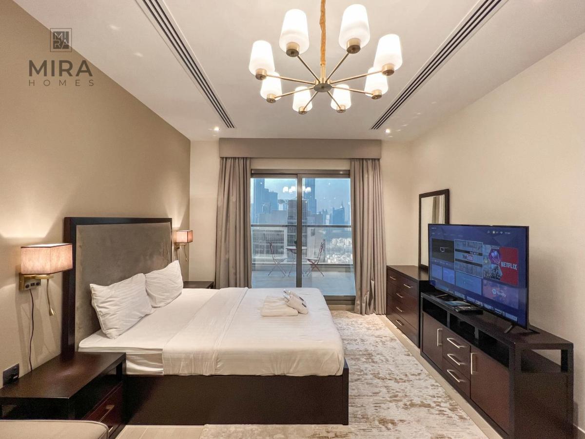 Mira Holiday Homes - Lovely Studio With Burj Khalifa View Дубай Екстер'єр фото